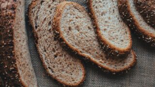 ブランパンはコンビニのどこに売ってる？低糖質ロカボ主食の栄養スペック
