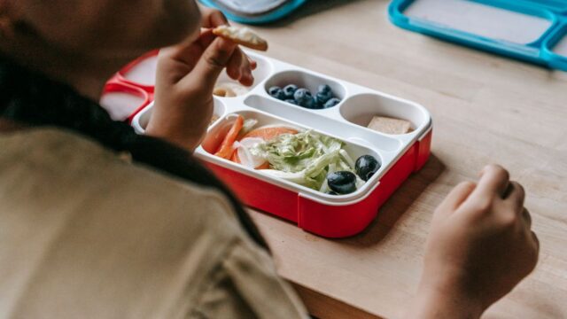 コンビニでたんぱく質を摂るなら？朝食・昼食・間食・筋トレ後の選び方