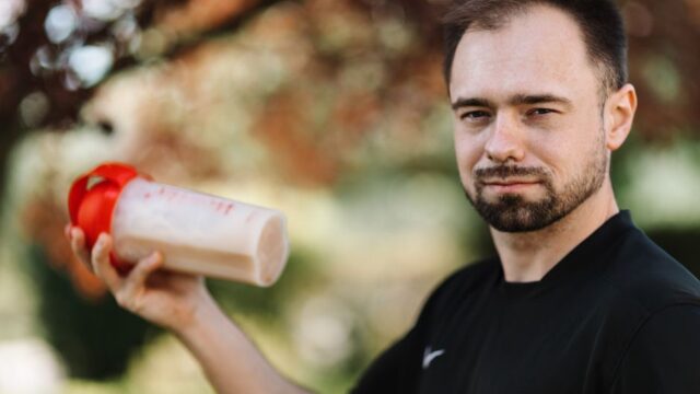 コンビニプロテイン飲料比較|inPROTEIN・ザバス・ウイダーをたんぱく質・カロリーで選ぶ