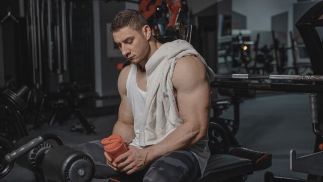 コンビニプロテイン飲料比較|inPROTEIN・ザバス・ウイダーをたんぱく質・カロリーで選ぶ